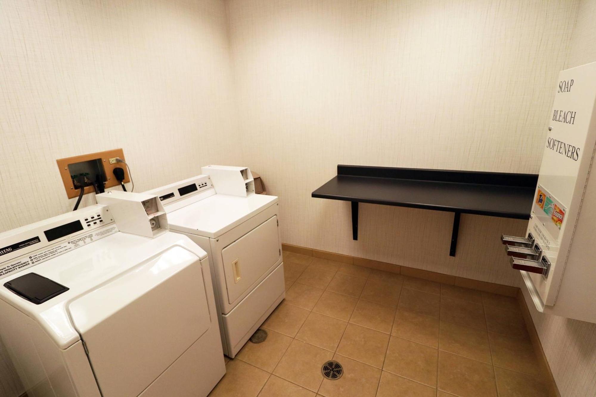 Fairfield Inn & Suites Des Moines Airport Exteriör bild