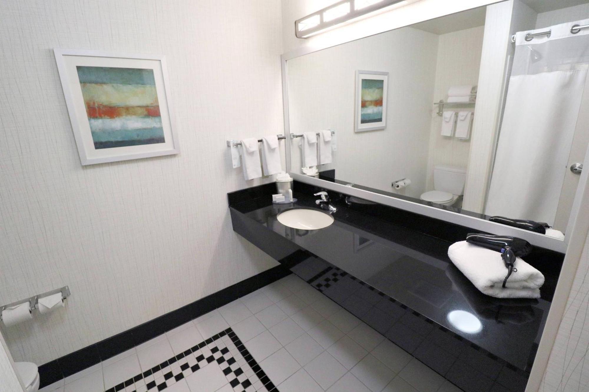 Fairfield Inn & Suites Des Moines Airport Exteriör bild